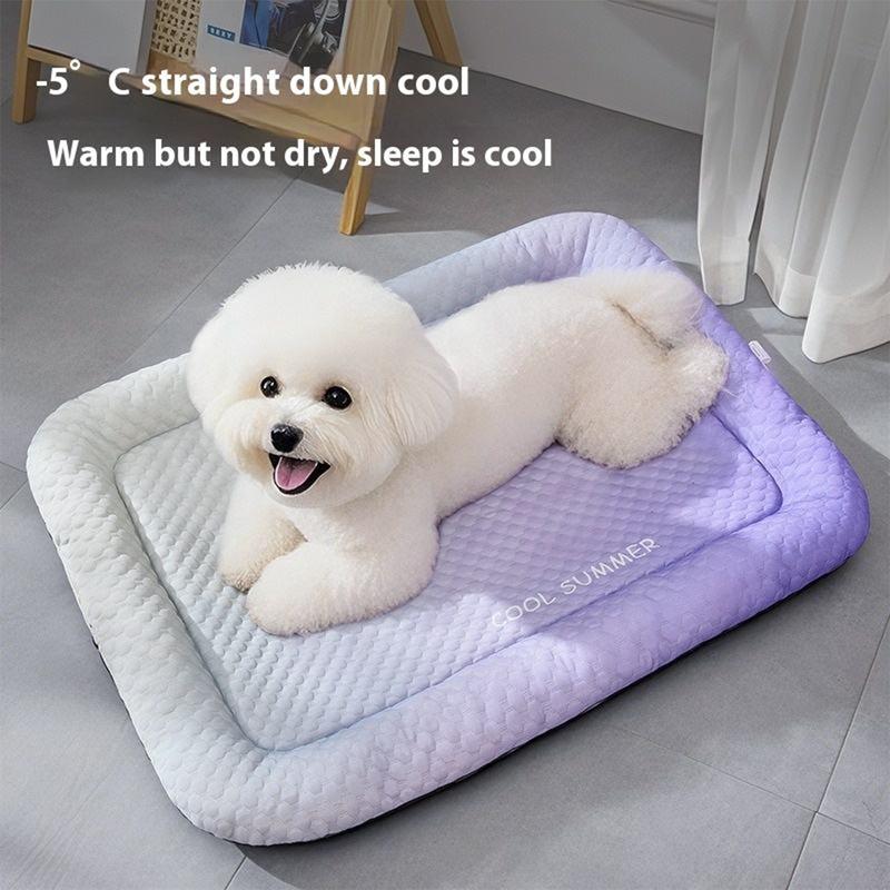 ❄️ Ice Silk Pet Cooling Mat – Breathable Summer Cooling Bed for Dogs & Cats